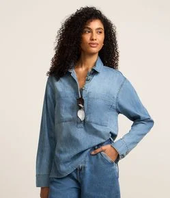 Camisa Alongada em Jeans com Fenda Lateral e Botões Frontais