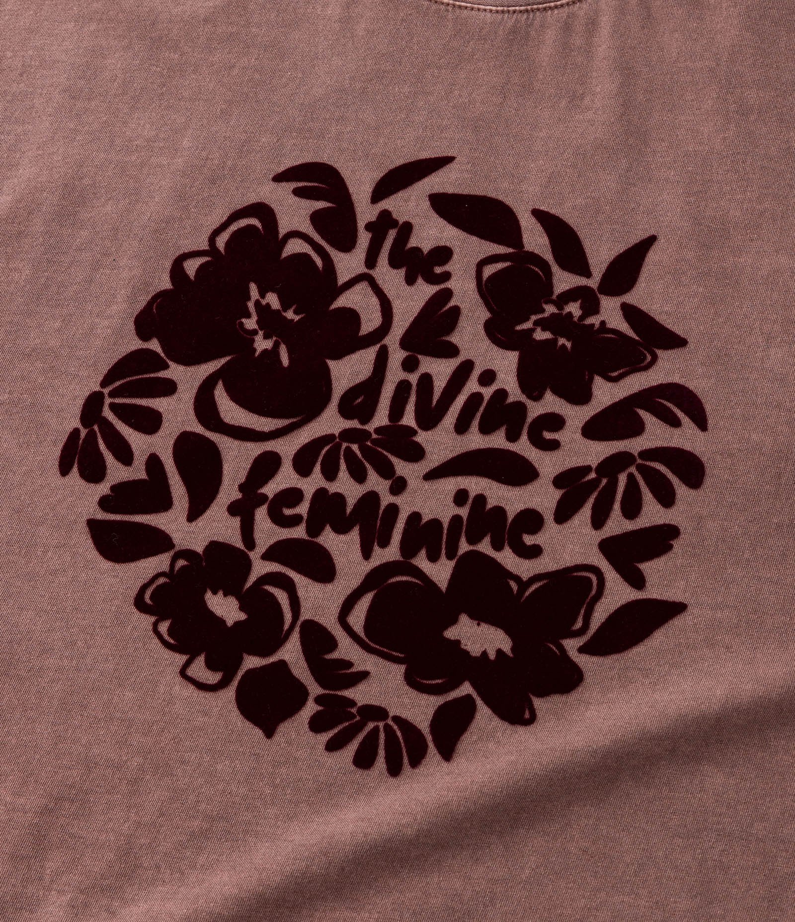 Camiseta Cropped com Estampa Flocada Curve & Plus Size Vermelho 7