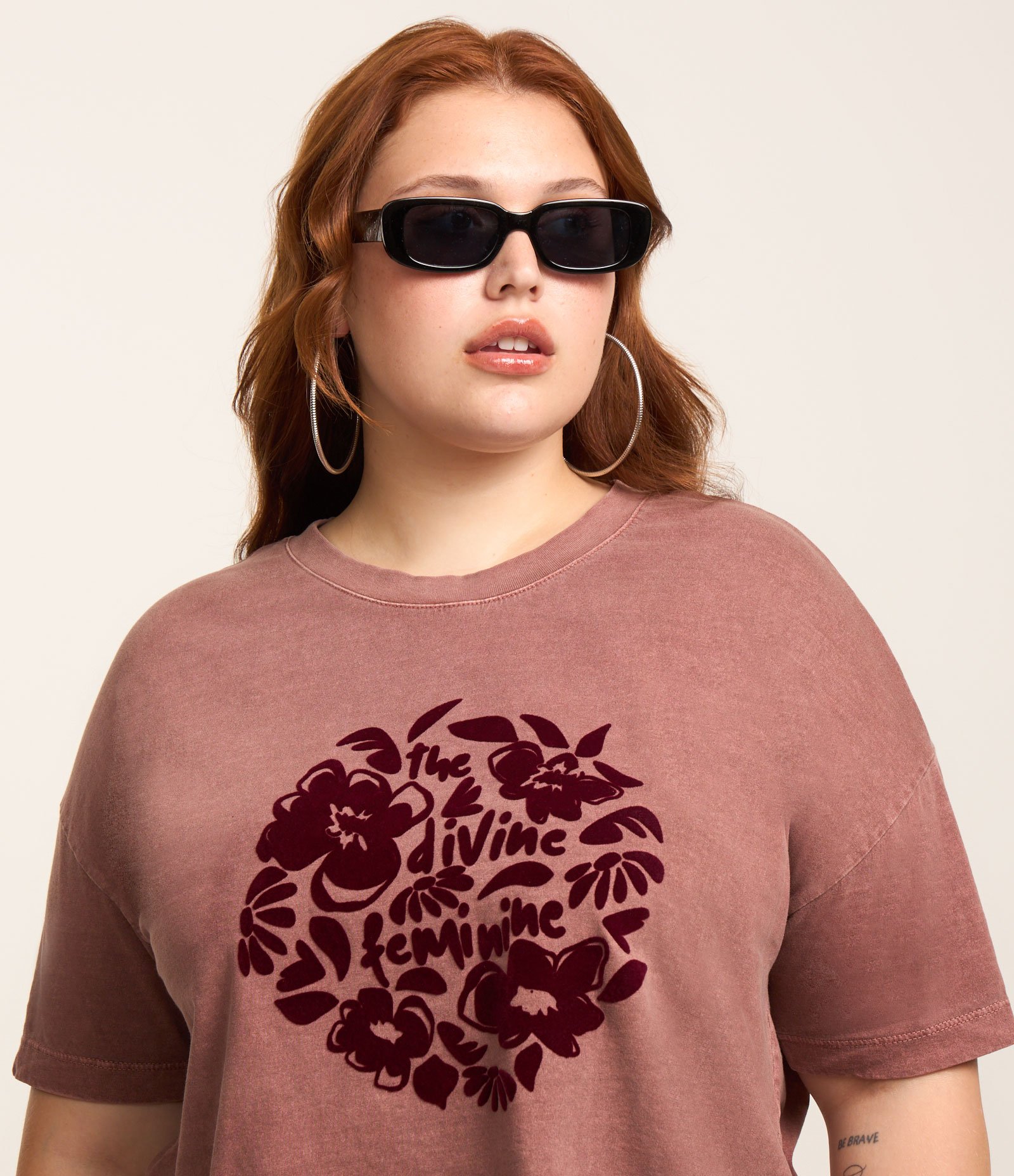 Camiseta Cropped com Estampa Flocada Curve & Plus Size Vermelho 3