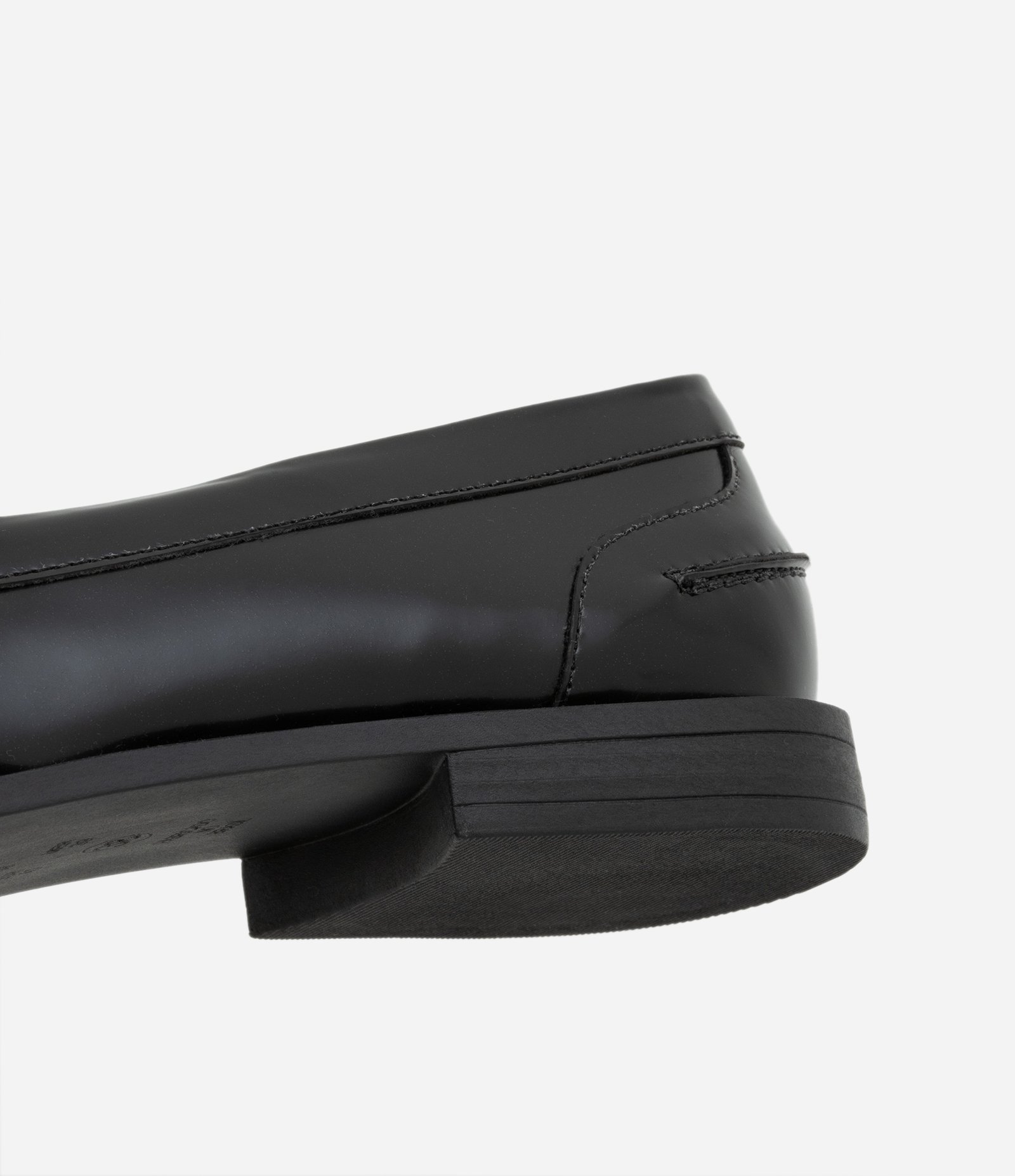 Sapato Mocassim com Multi Tiras e Fivelas Preto 4