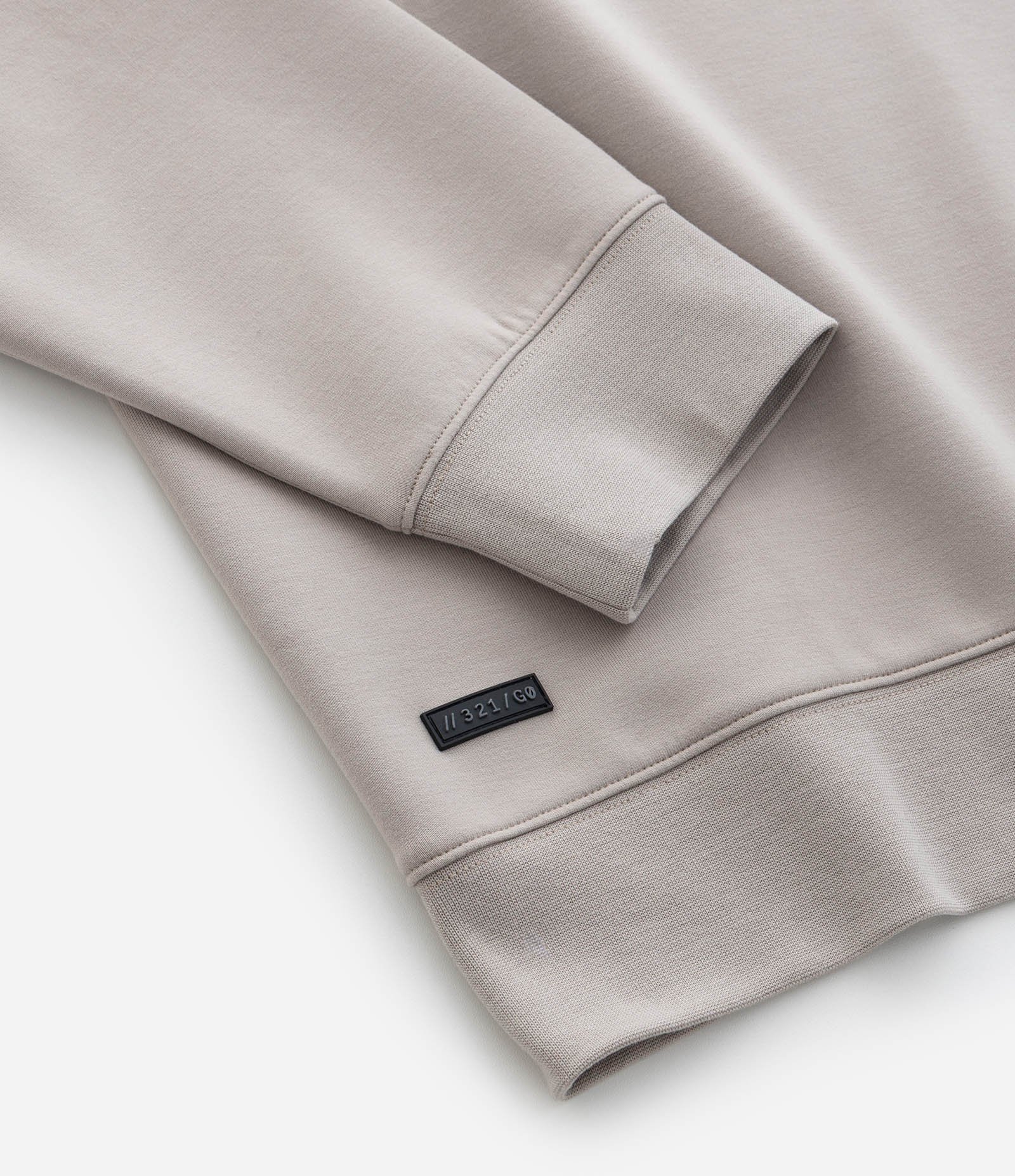 Casaco Fechado Esportivo com Punho Ajustado e Etiqueta Aplicada Bege Acinzentado 9