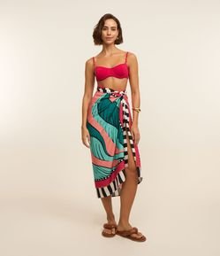 Canga de Praia em Viscose com Estampa de Folhagem