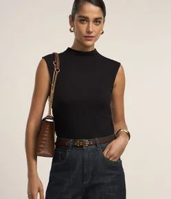 Blusa Manga Curta em Viscose com Gola Alta