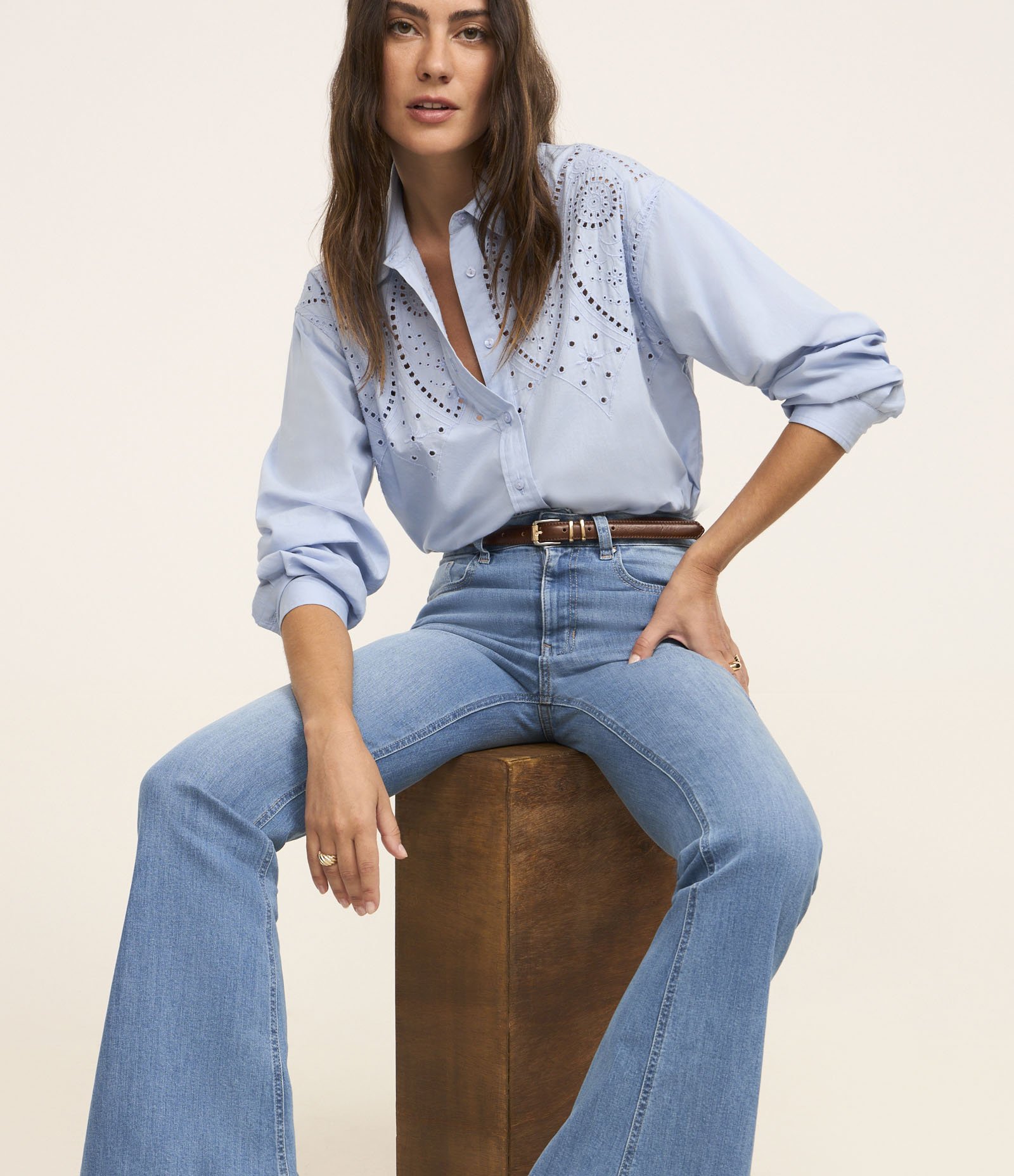 Calça Flare em Jeans com Elastano e Cintura Alta Azul 6