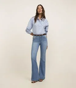 Calça Flare em Jeans com Elastano e Cintura Alta