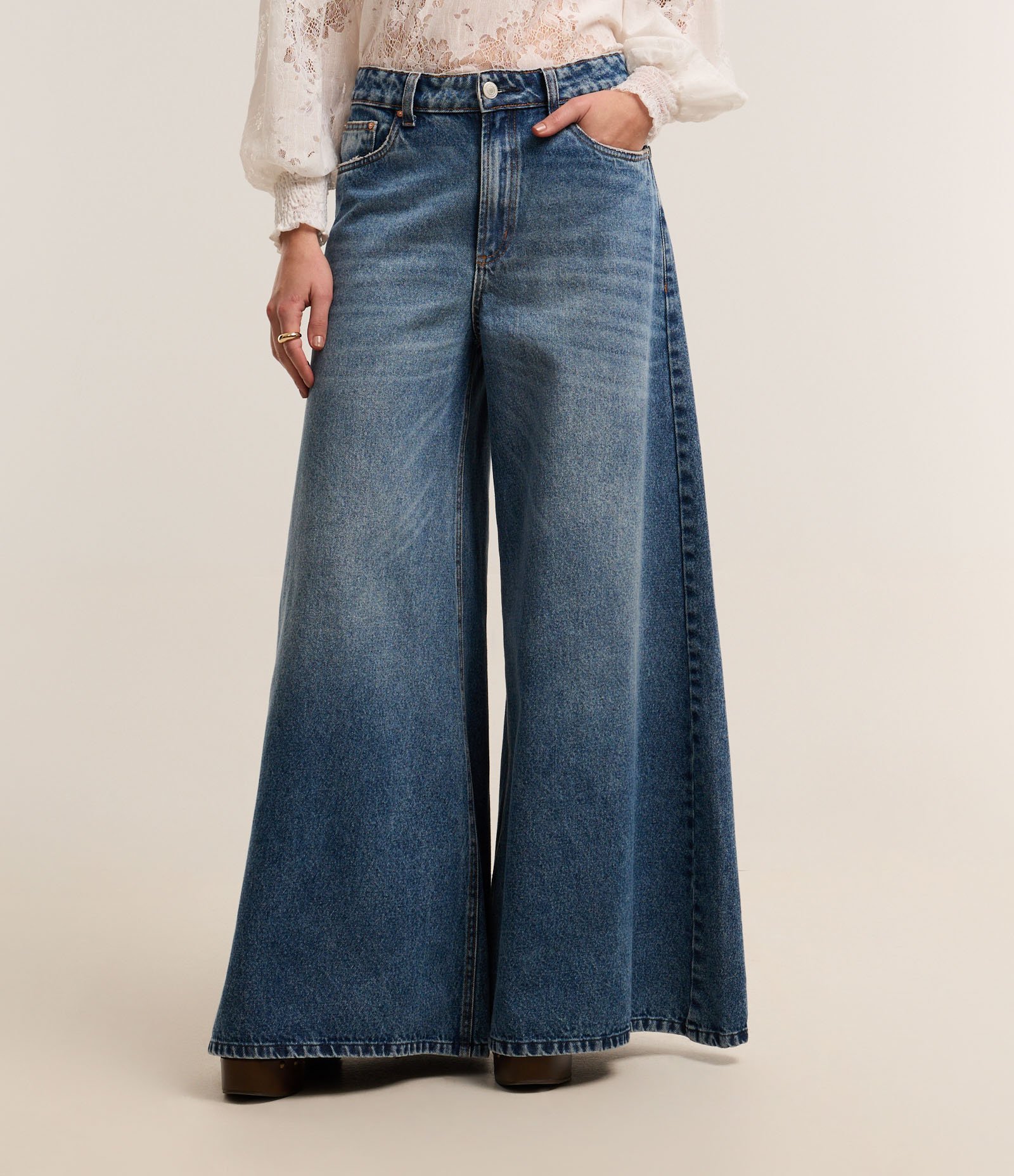 Calça Pantalona em Jeans com Cintura Alta Azul 3