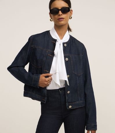 Jaqueta em Jeans com Detalhe de Costura Contrastante Jaqueta em Jeans com Detalhe de Costura Contrastante