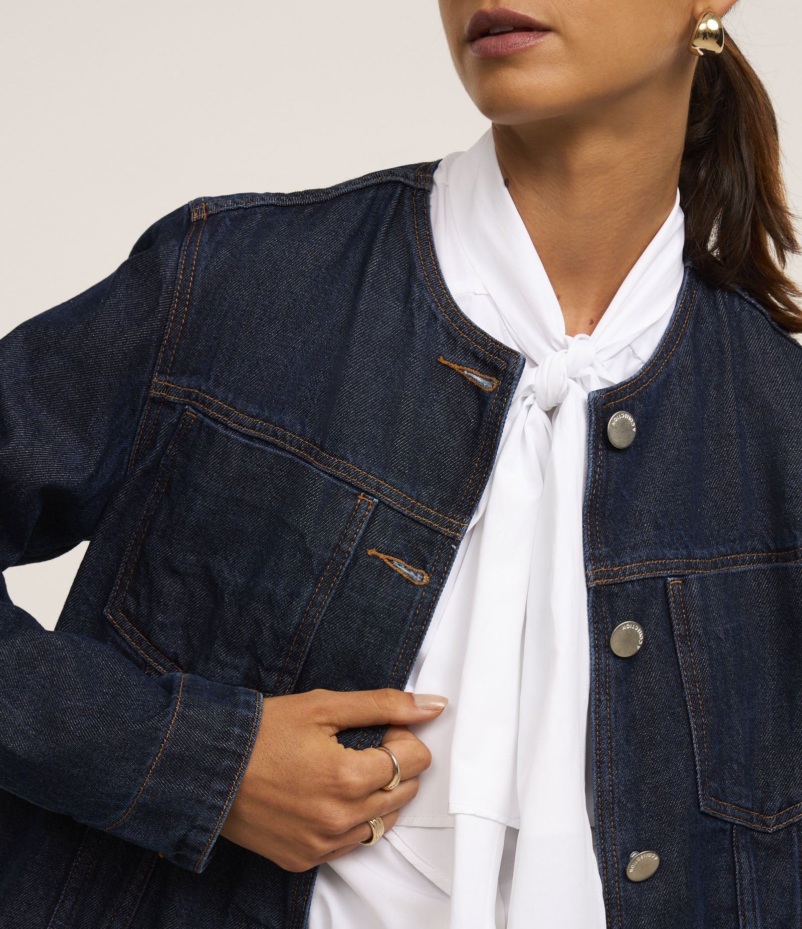 Jaqueta em Jeans com Detalhe de Costura Contrastante Azul 4