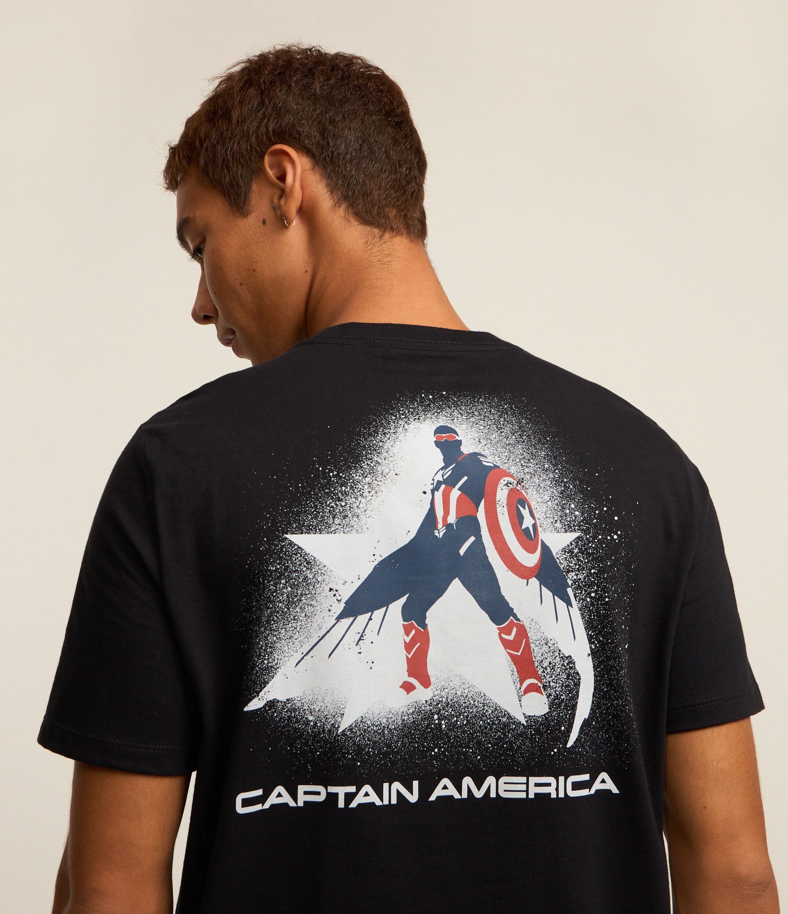 Camiseta Regular em Algodão com Estampa Capitão América Preto 1