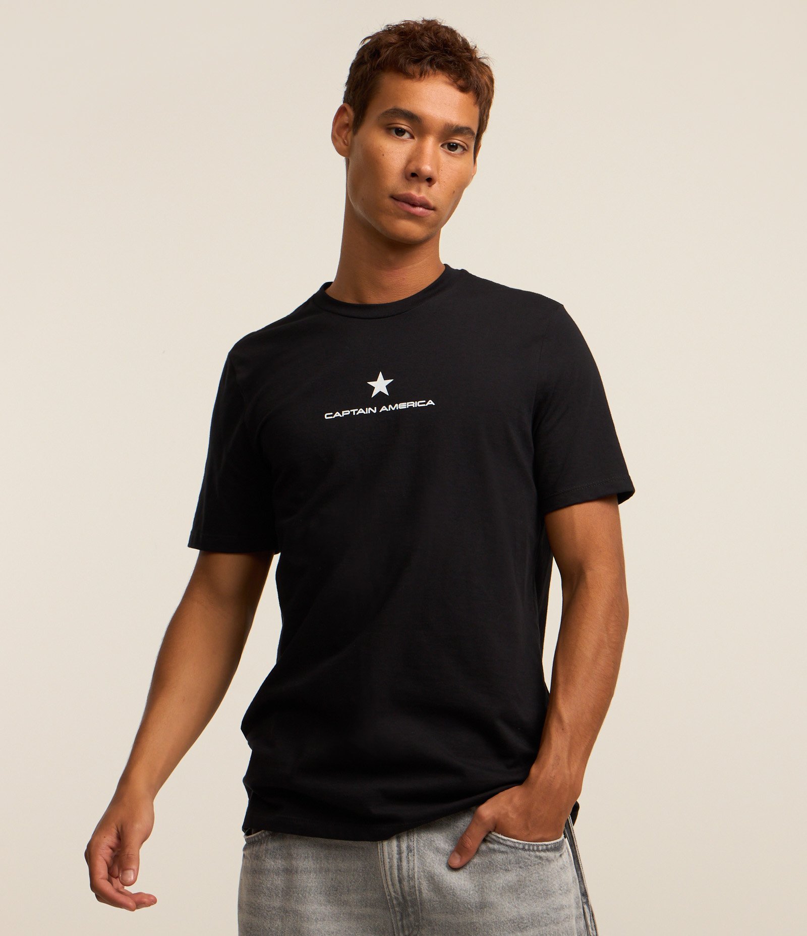 Camiseta Regular em Algodão com Estampa Capitão América Preto 3