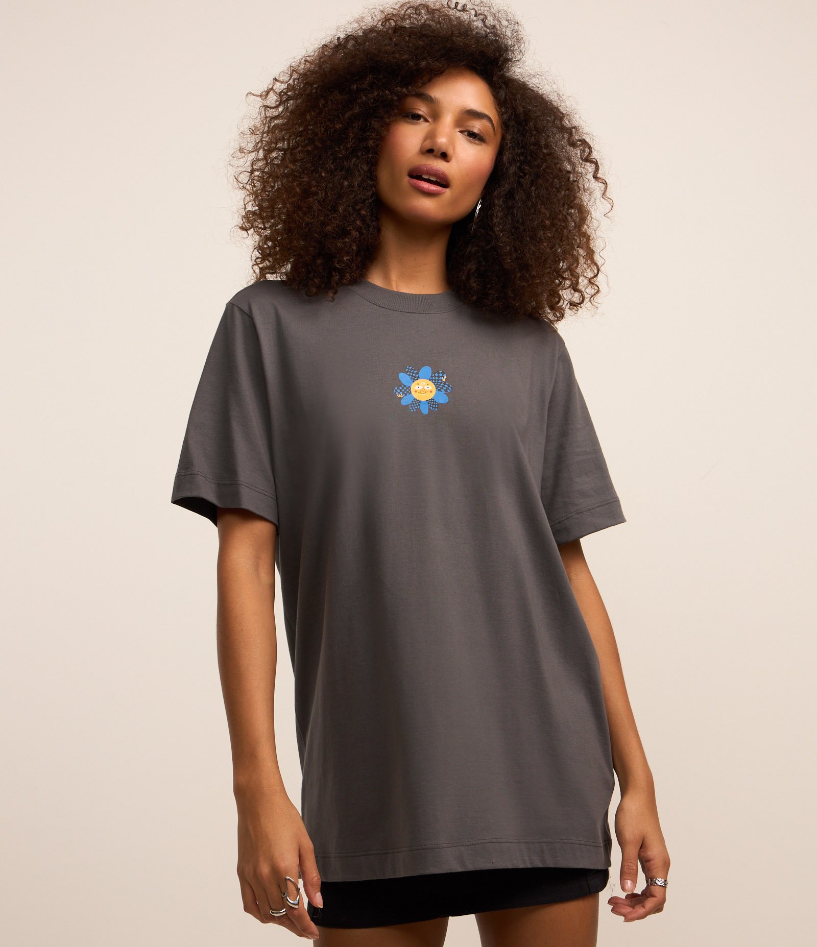 Camiseta em Algodão com Flor Divertida Estampada Cinza 3