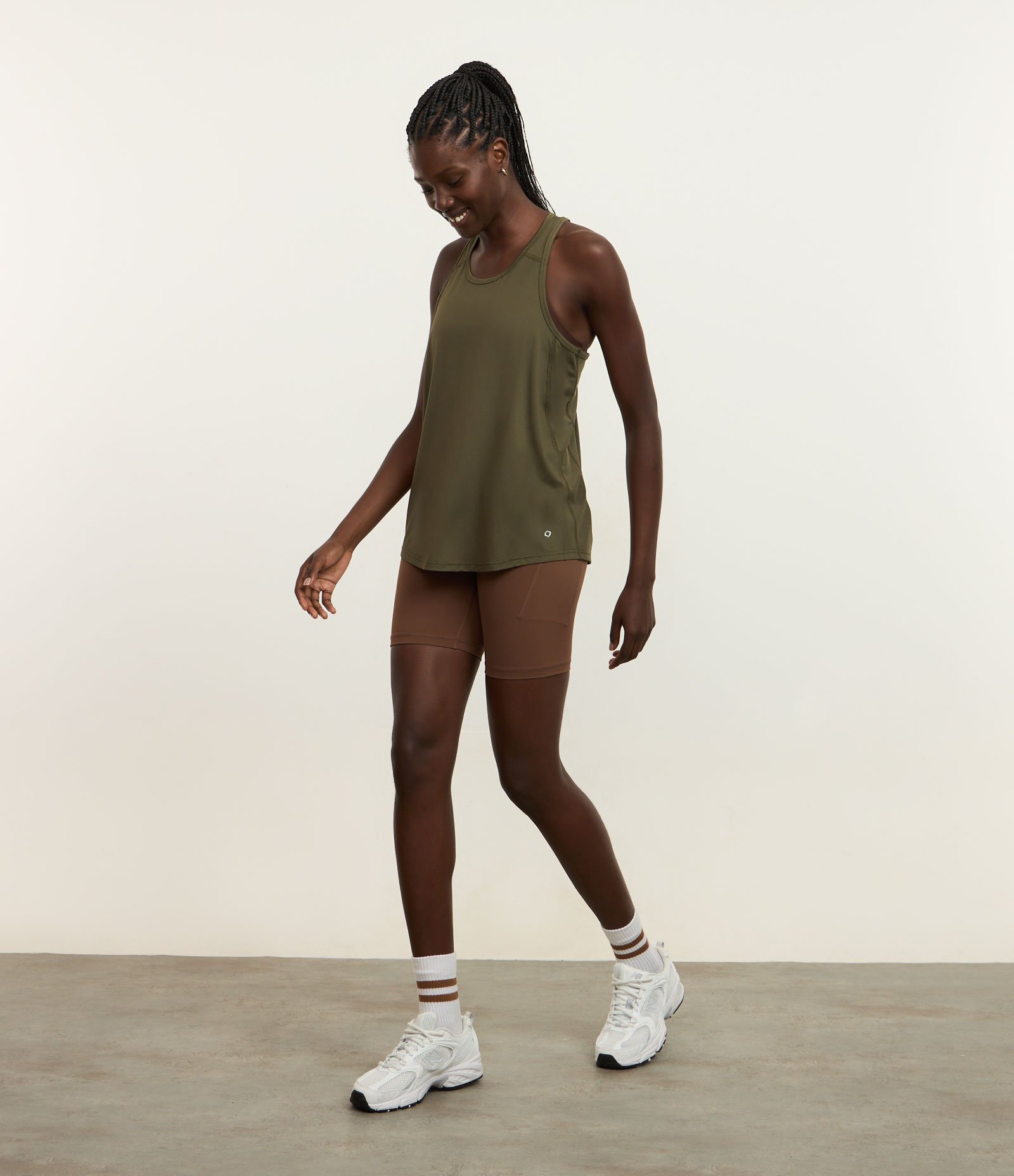 Regata Nadador Esportiva Alongada em Microfibra Verde Militar 2