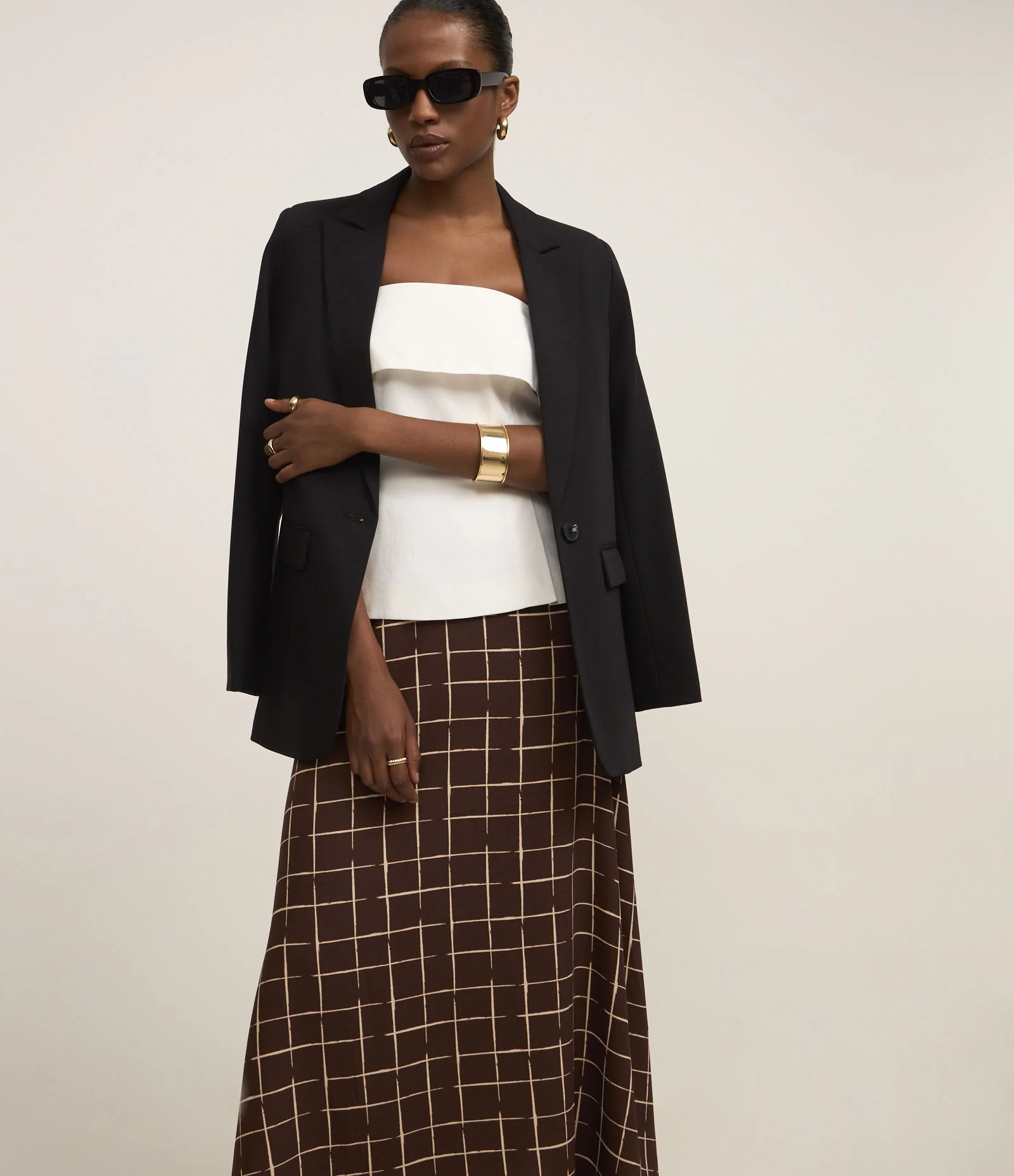 Saia Evasê Midi em Crepe com Estampa Xadrez Marrom 2