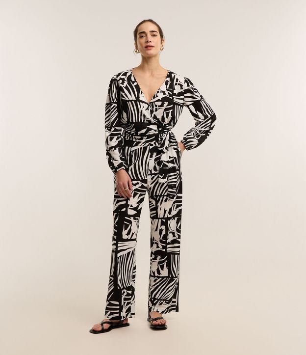 Calça Reta em Piquet com Amarração e Estampa Folhagem