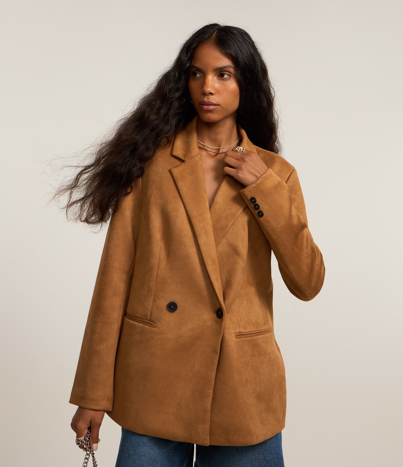 Blazer Alongado em Suedine com Bolsos e Botões Marrom 3