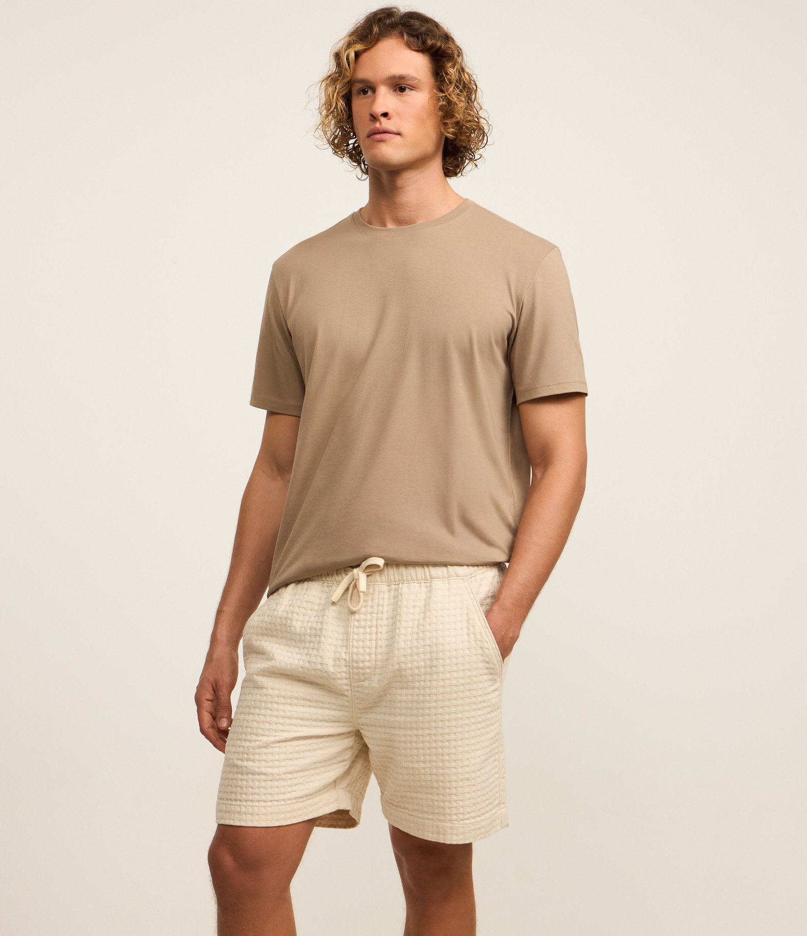 Bermuda com Textura Quadriculada Bege 4