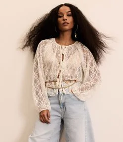 Blusa Bata em Renda com Amarração Frontal