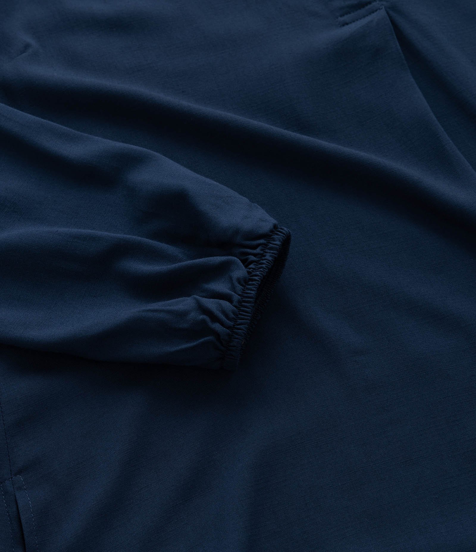 Camisa em Chalis com Elástico no Punho Curve & Plus Size Azul Escuro 6