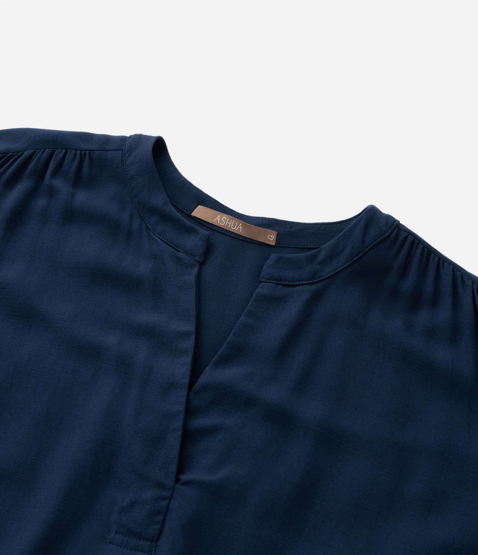 Camisa em Chalis com Elástico no Punho Curve & Plus Size Azul Escuro 7