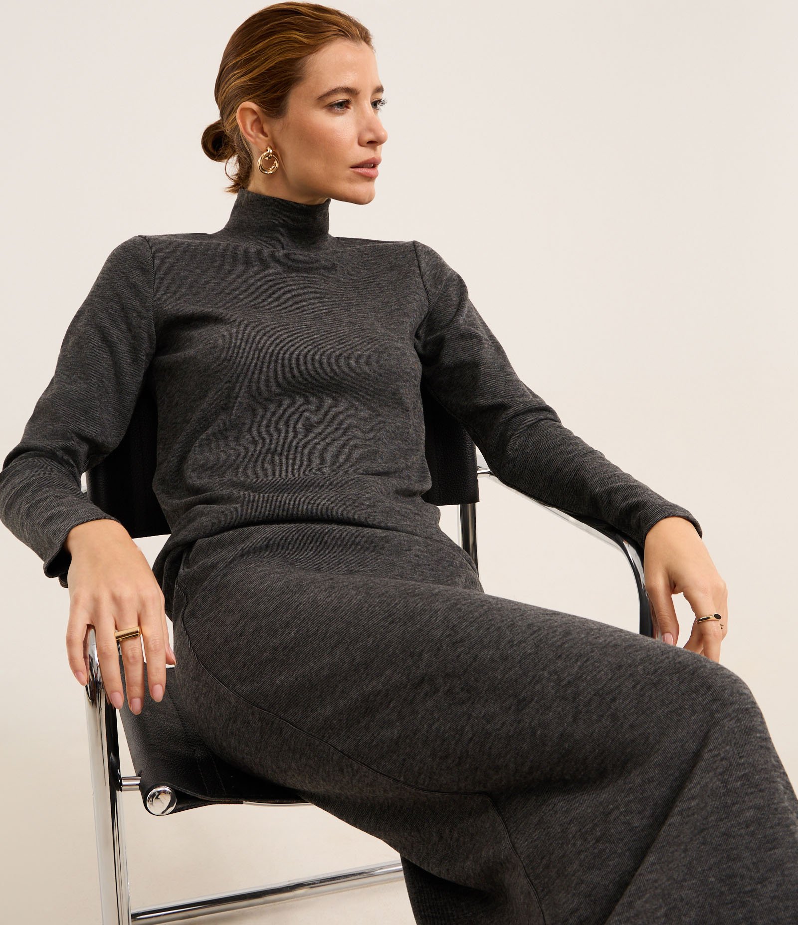 Saia Reta Midi com Malha Brushed com Elástico na Cintura Cinza Escuro 5