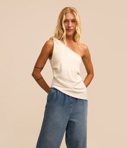 Blusa em Ribana com Decote Ombro Só e Barra Assimétrica