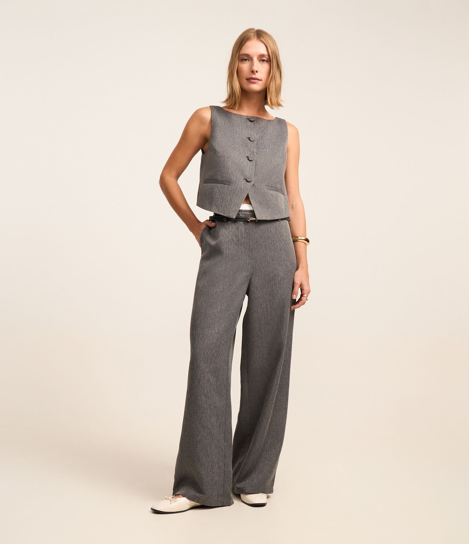 Calça Wide Leg Alfaiatado Cintura Alta com Cinto Pespontado Cinza 1