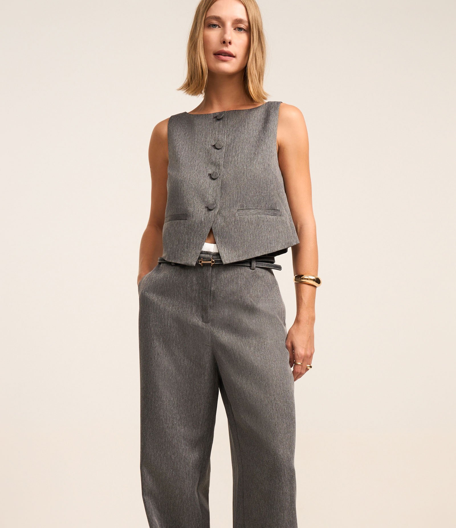 Calça Wide Leg Alfaiatado Cintura Alta com Cinto Pespontado Cinza 2
