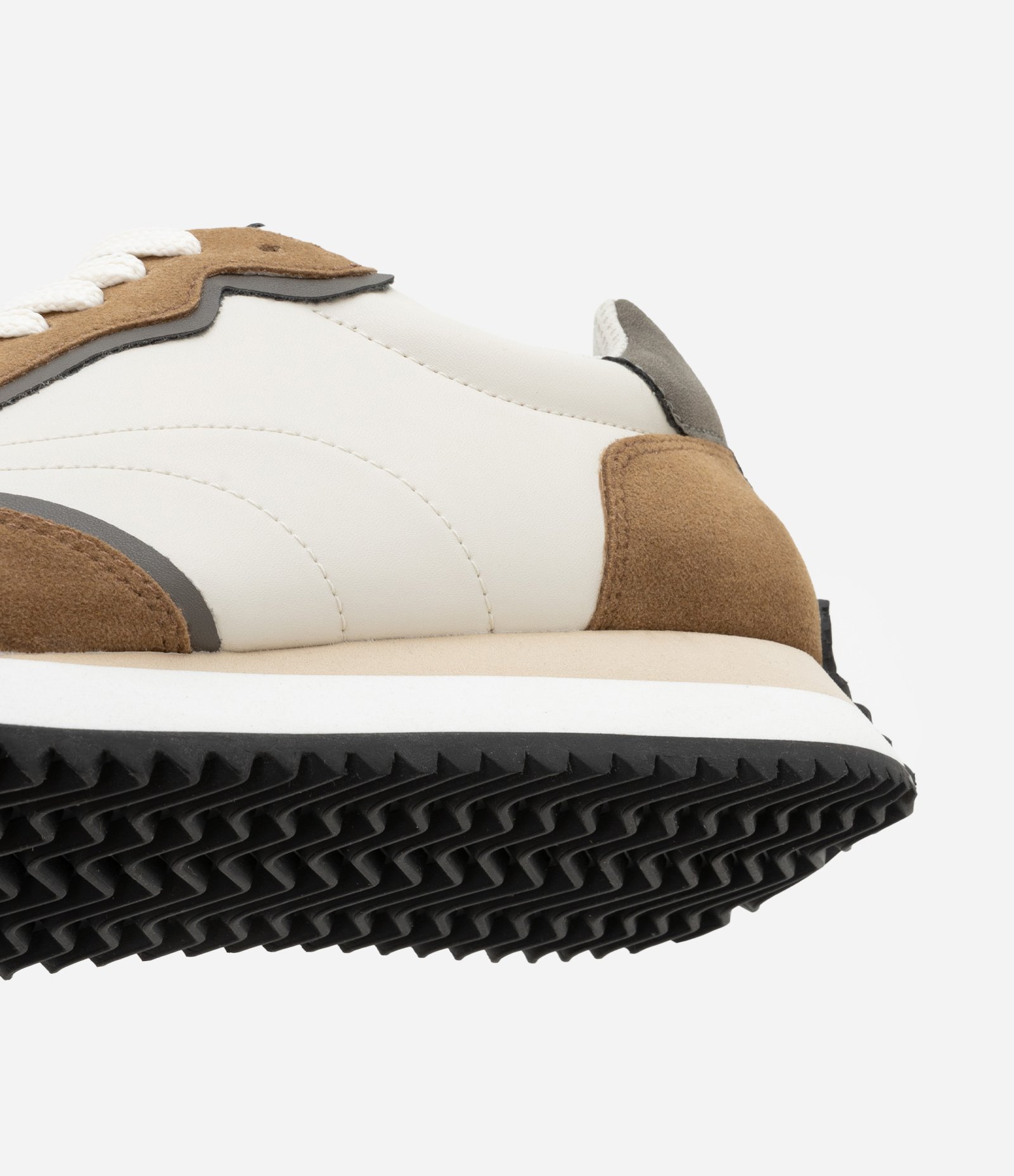 Tênis Jogging em PU com Sola Diferenciada Off White 3