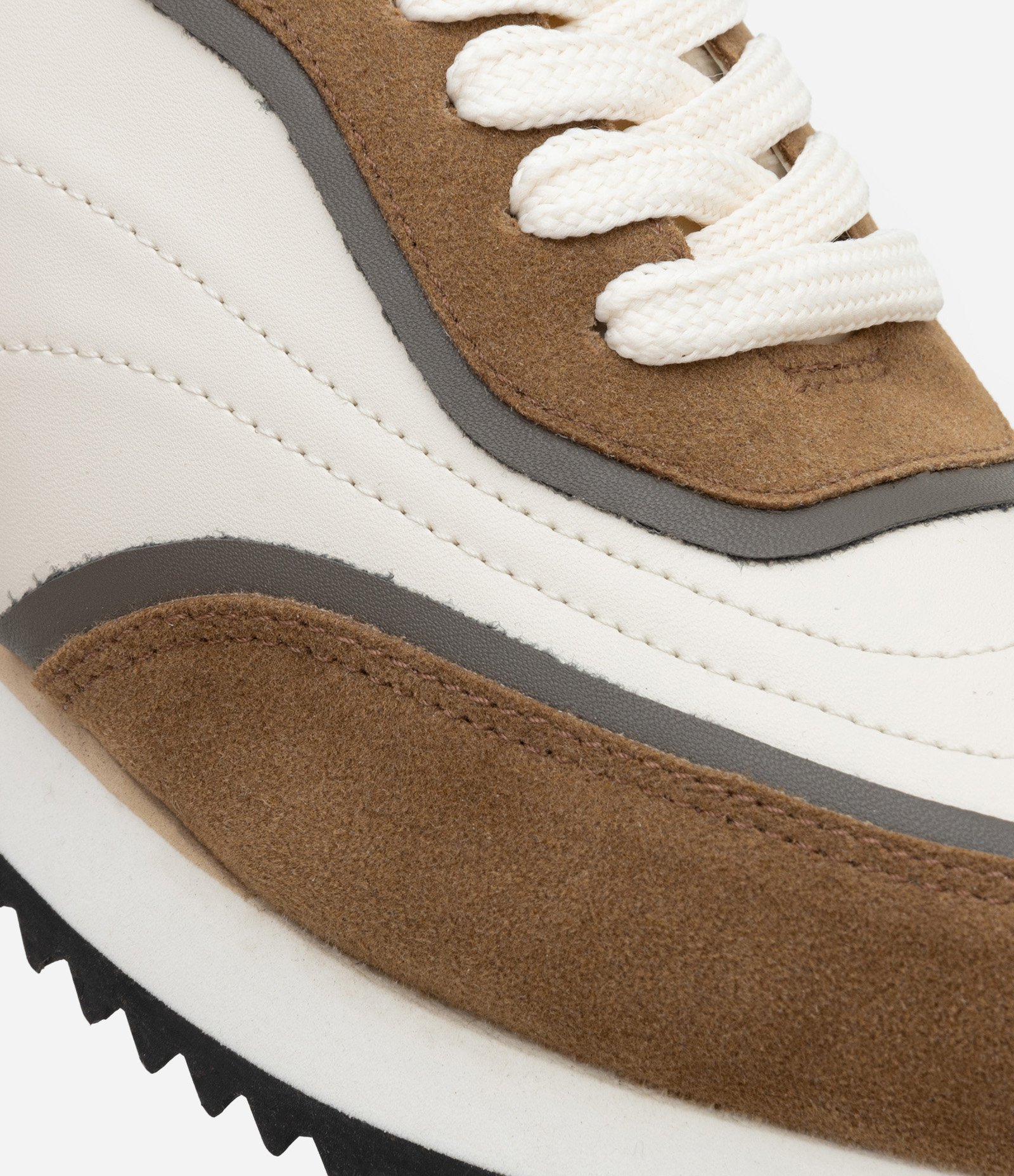 Tênis Jogging em PU com Sola Diferenciada Off White 5