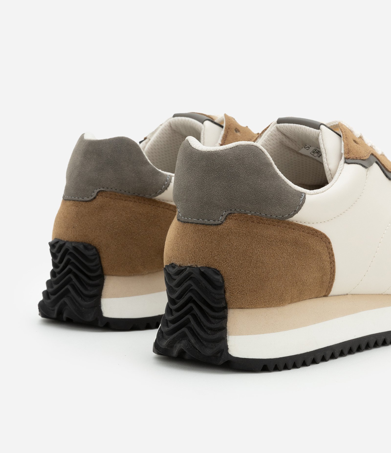 Tênis Jogging em PU com Sola Diferenciada Off White 6