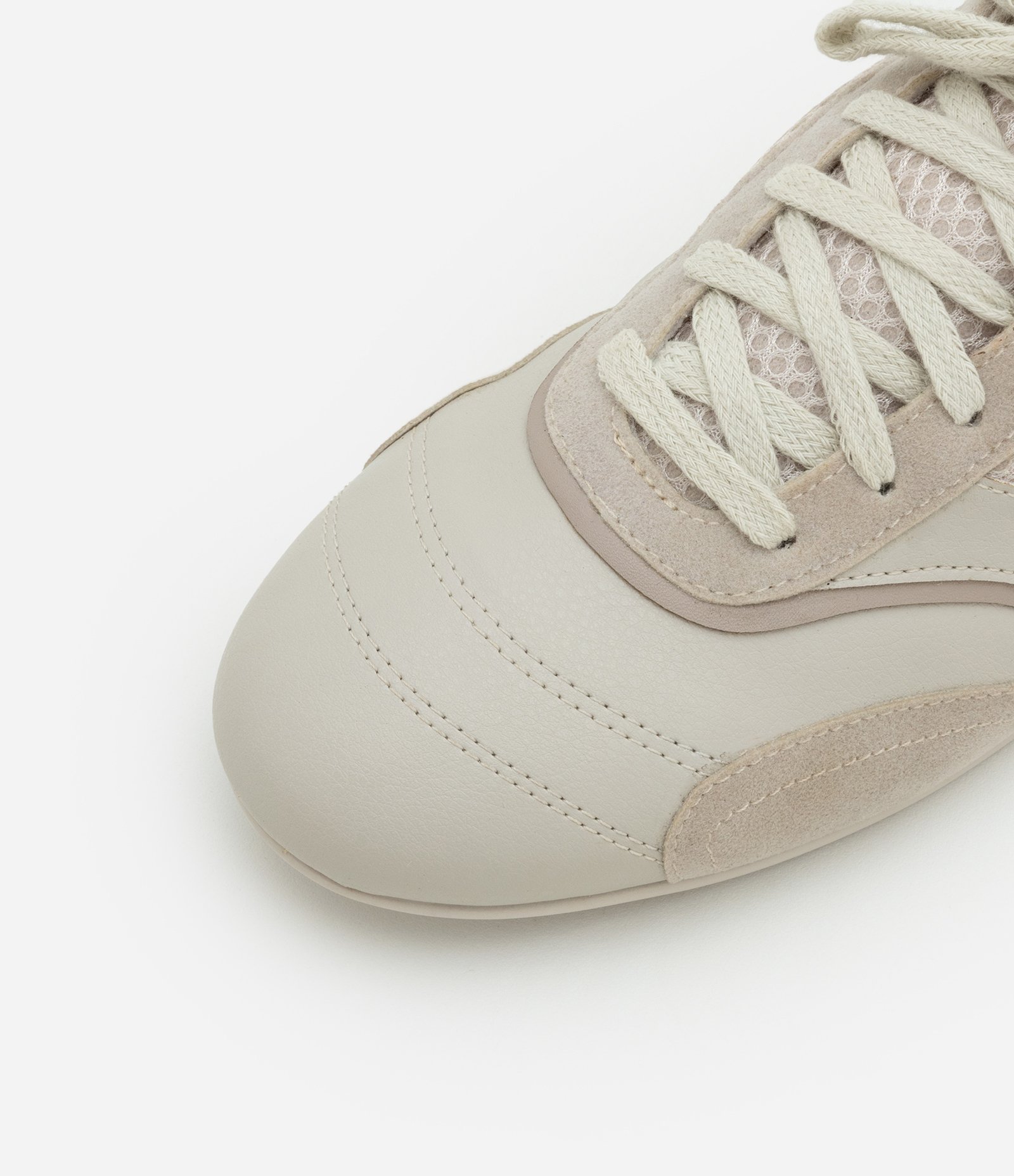 Tênis Chuteira em PU com Sola Flat e Detalhes em Mesh Off White 4