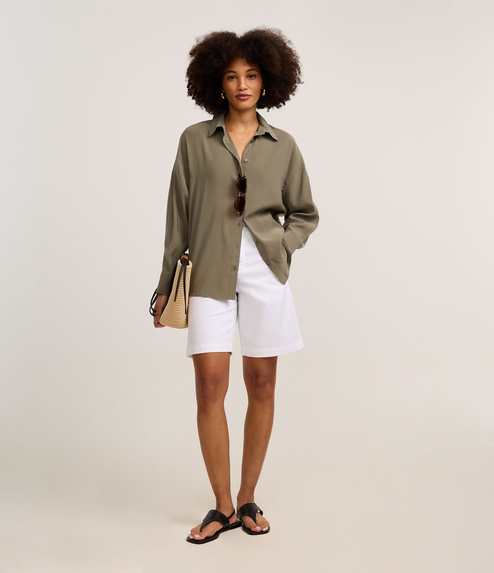 Camisa Ampla em Cupro com Abotoamento Verde 2