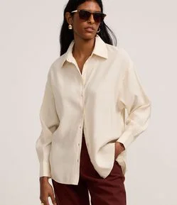 Camisa Ampla em Cupro com Abotoamento