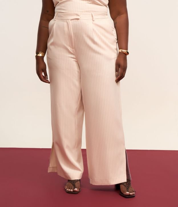 Calça Reta Alfaiataria com Fenda Lateral Curve & Plus Size