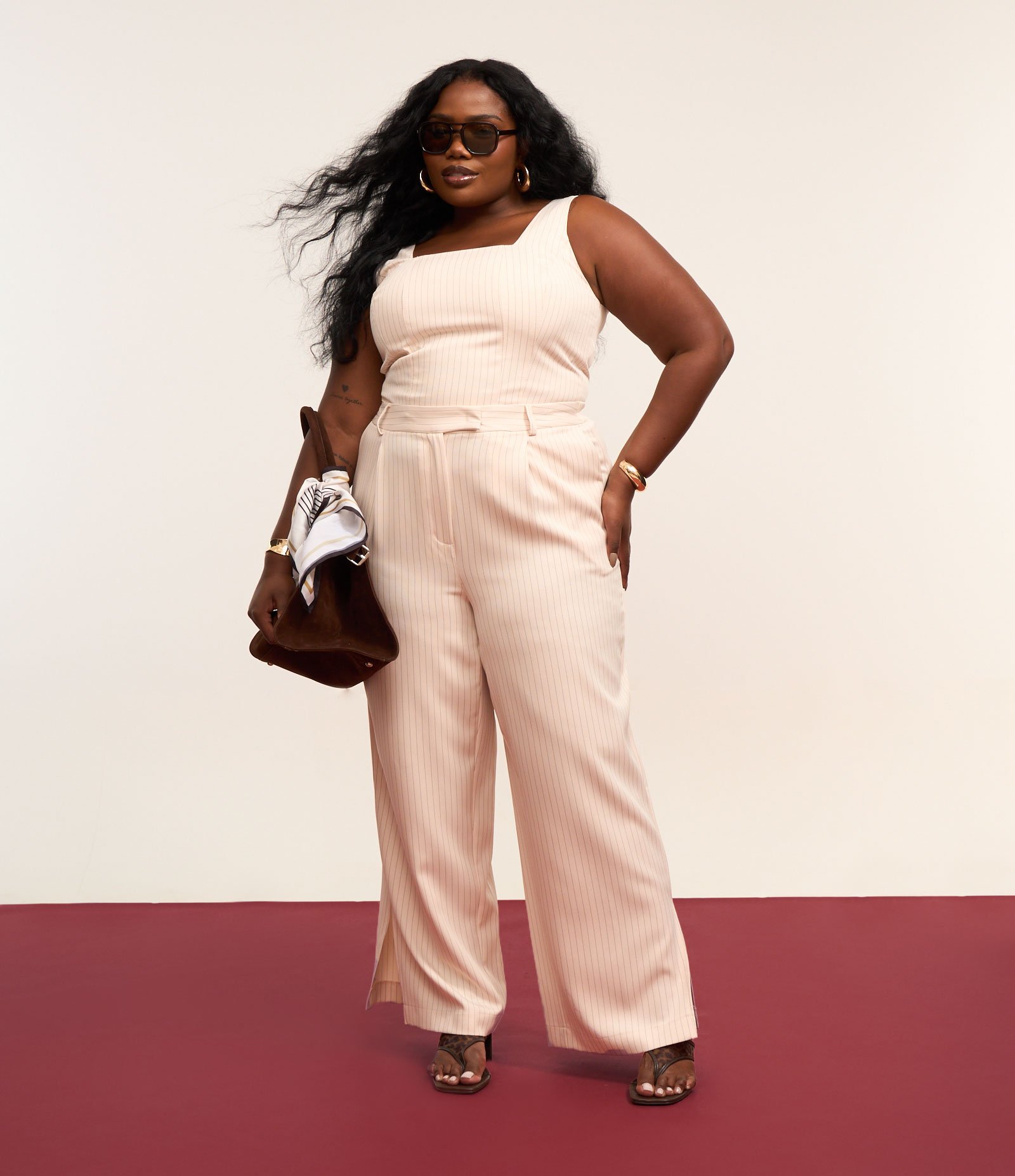 Calça Reta Alfaiataria com Fenda Lateral Curve & Plus Size Bege 1