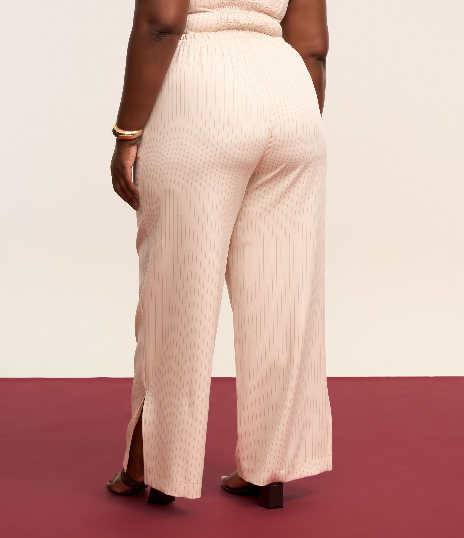 Calça Reta Alfaiataria com Fenda Lateral Curve & Plus Size Bege 3