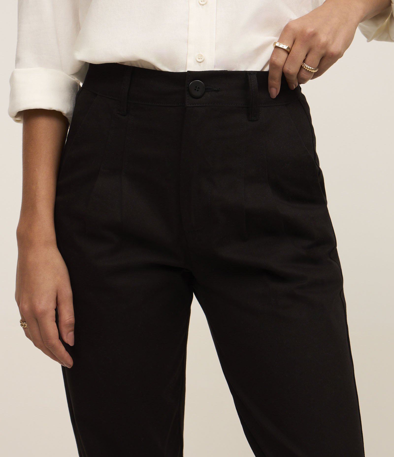 Calça Mom Jeans com Pregas Preto 4