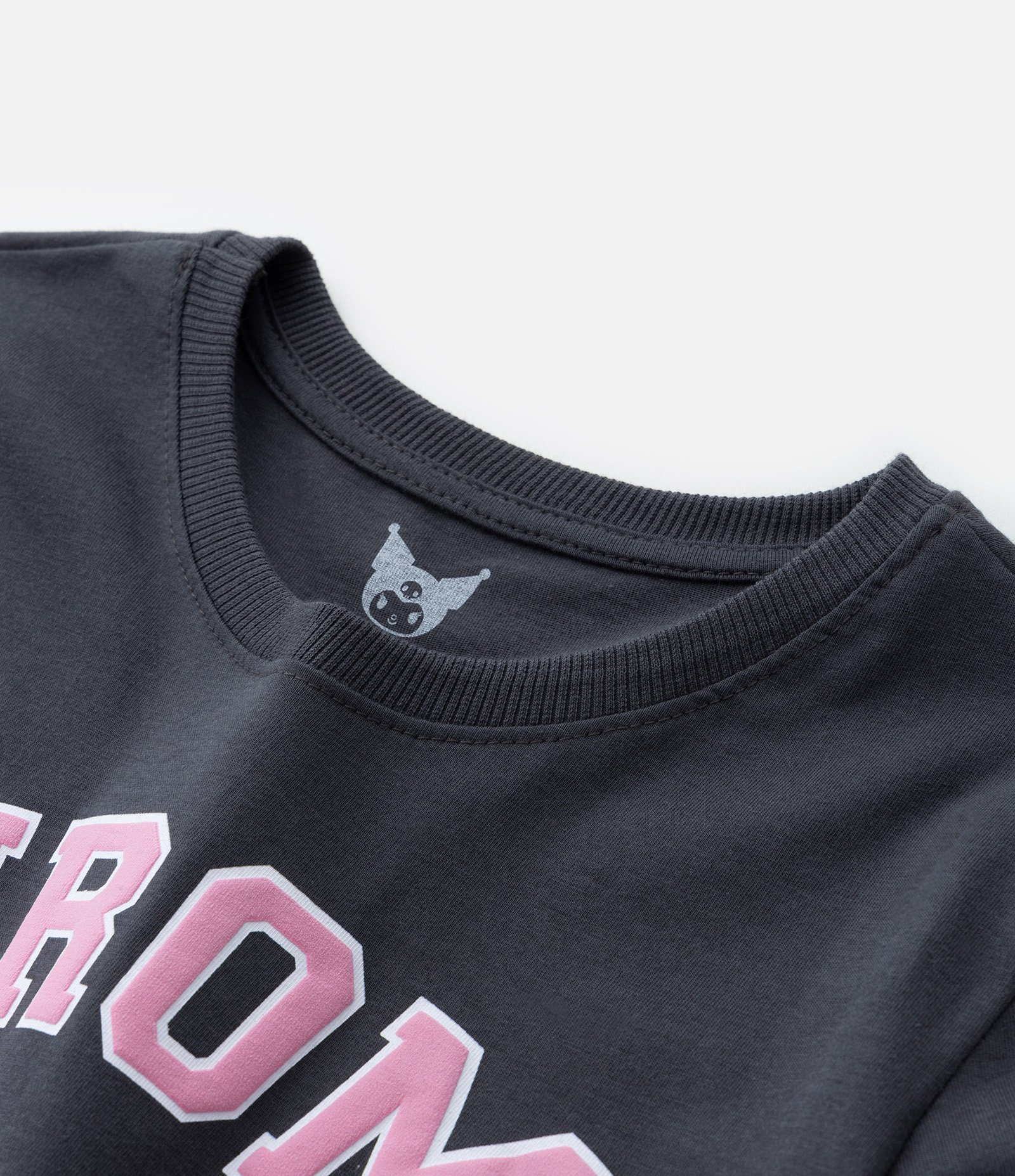 Camiseta Infantil com Estampa Kuromi - Tam 5 a 14 anos Cinza Escuro 5
