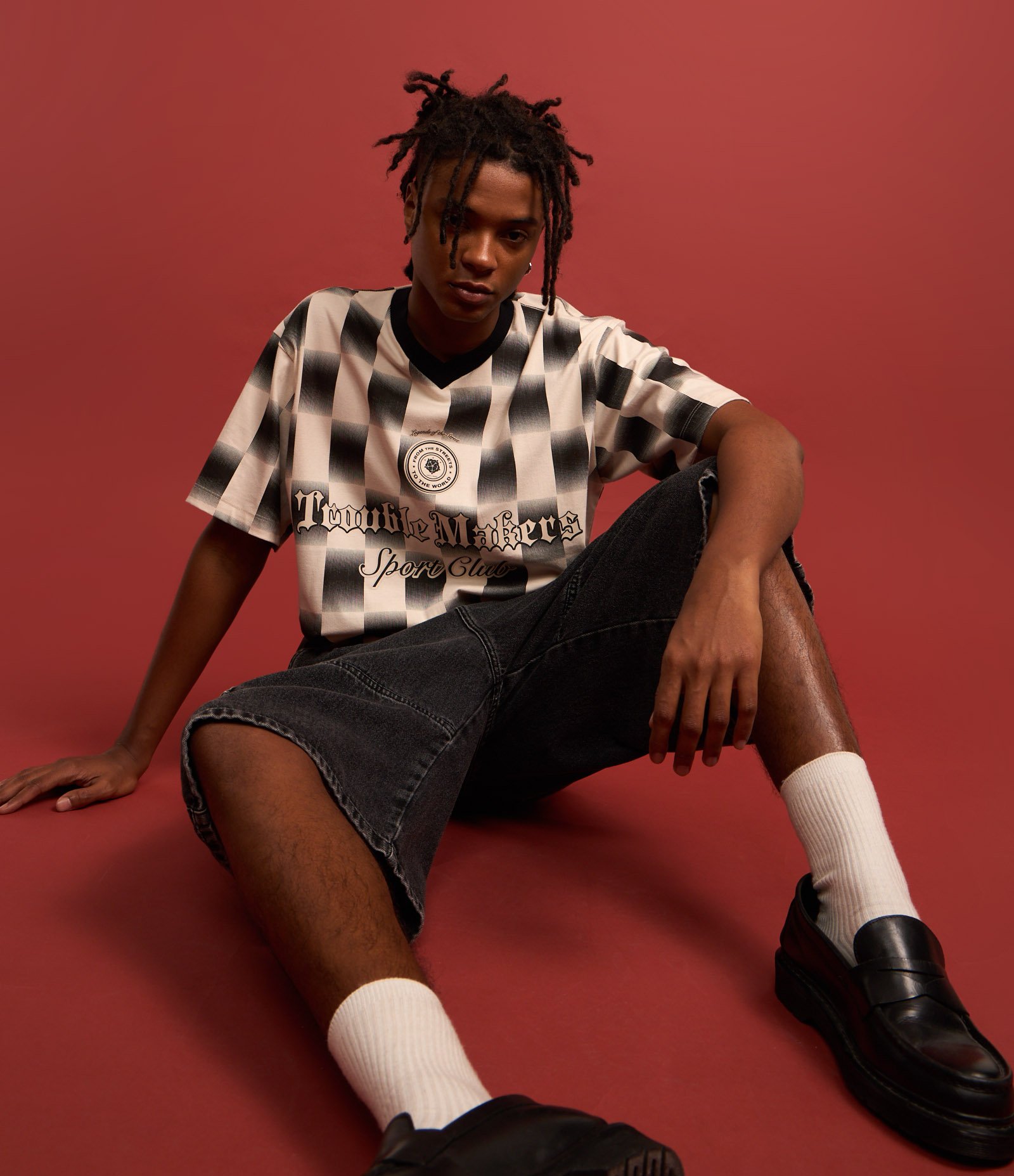 Camiseta Boxy Sportcore em Malhão com Estampa Quadriculada e Lettering Preto/Branco 3