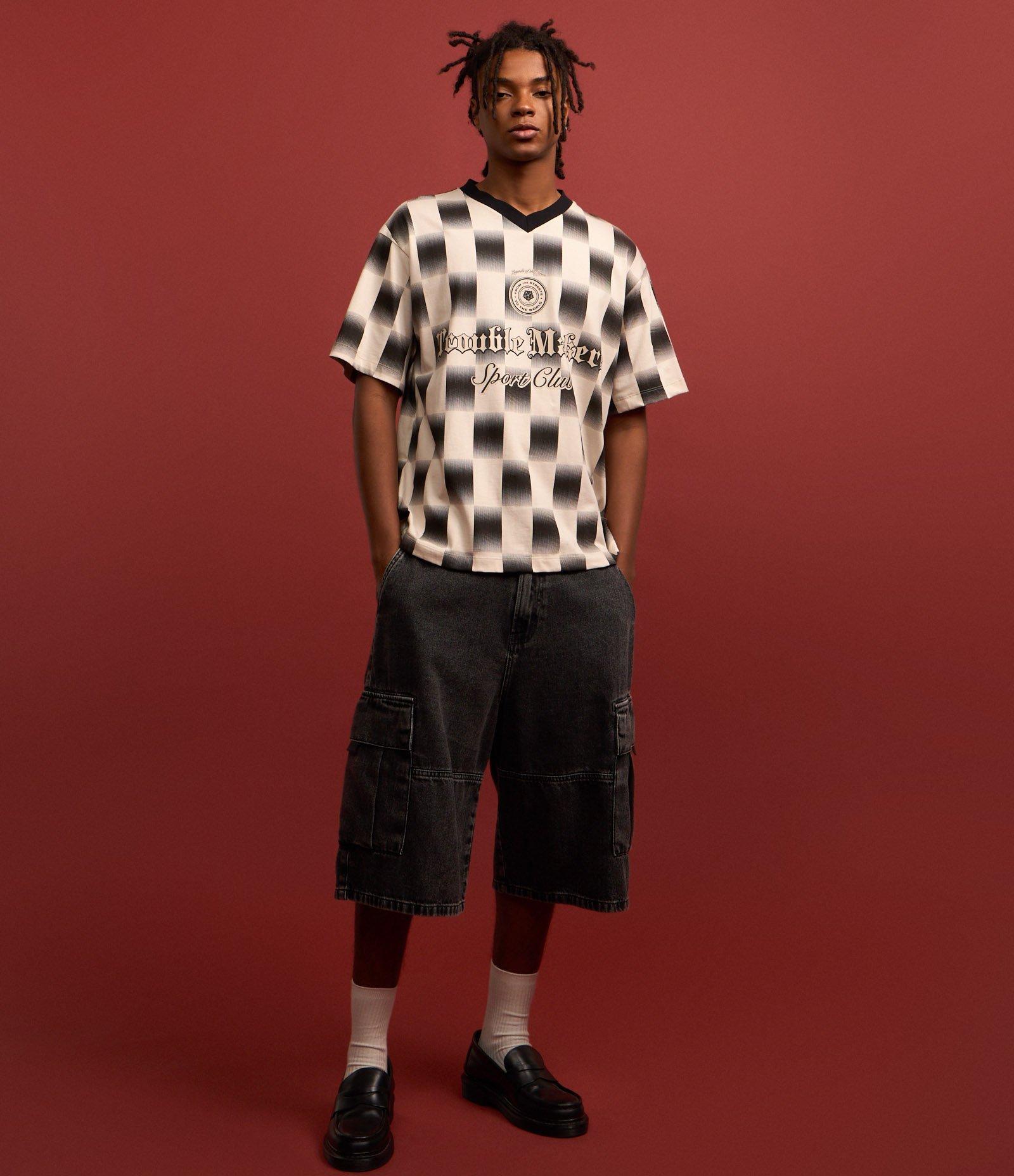 Camiseta Boxy Sportcore em Malhão com Estampa Quadriculada e Lettering Preto/Branco 4