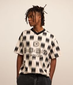 Camiseta Boxy Sportcore em Malhão com Estampa Quadriculada e Lettering