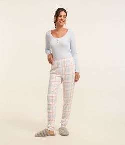 Pijama Longo em Ribana com Botões e Calça Xadrez