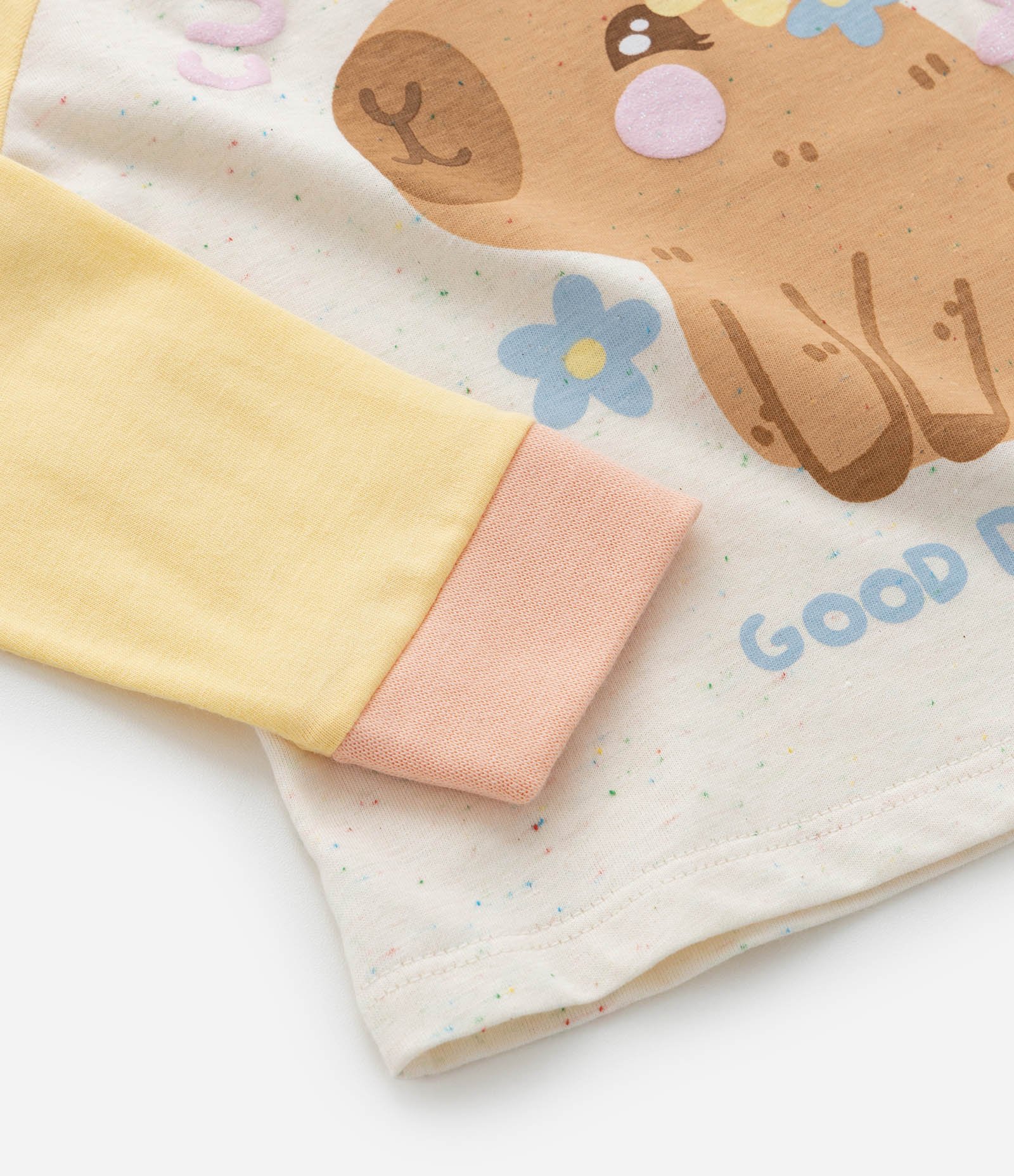 Pijama Longo Infantil com Estampa Capivara com Flores - Tam 2 a 6 Anos Amarelo/Laranja 7