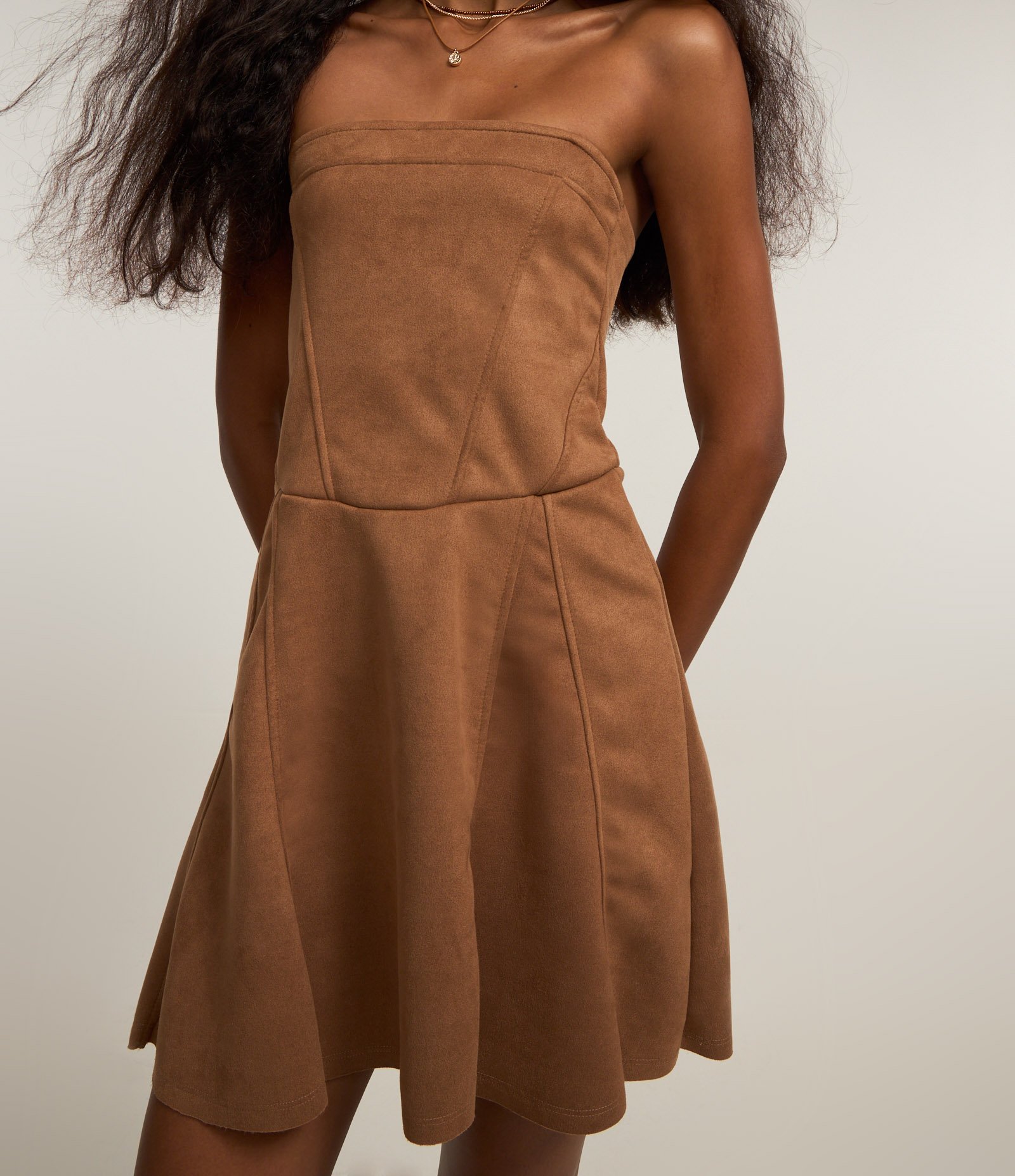 Vestido Curto em Suede Corsetado com Lastex Marrom 3