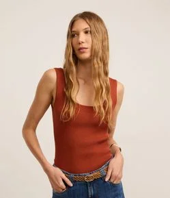 Blusa Canelada em Ribana com Decote U