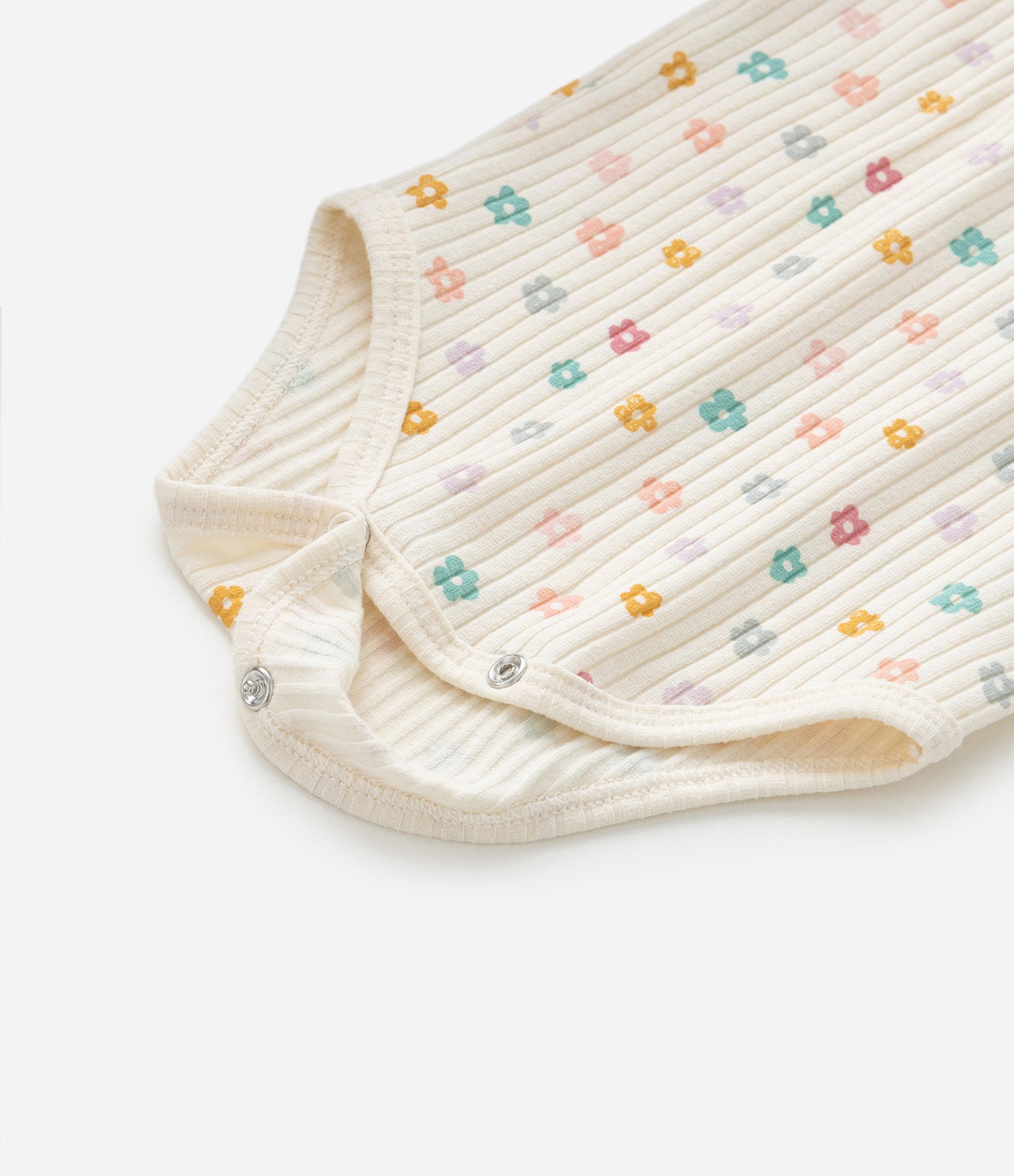 Body Infantil Canelado com Bordado de Florzinha - Tam 0 a 18 meses Bege 4