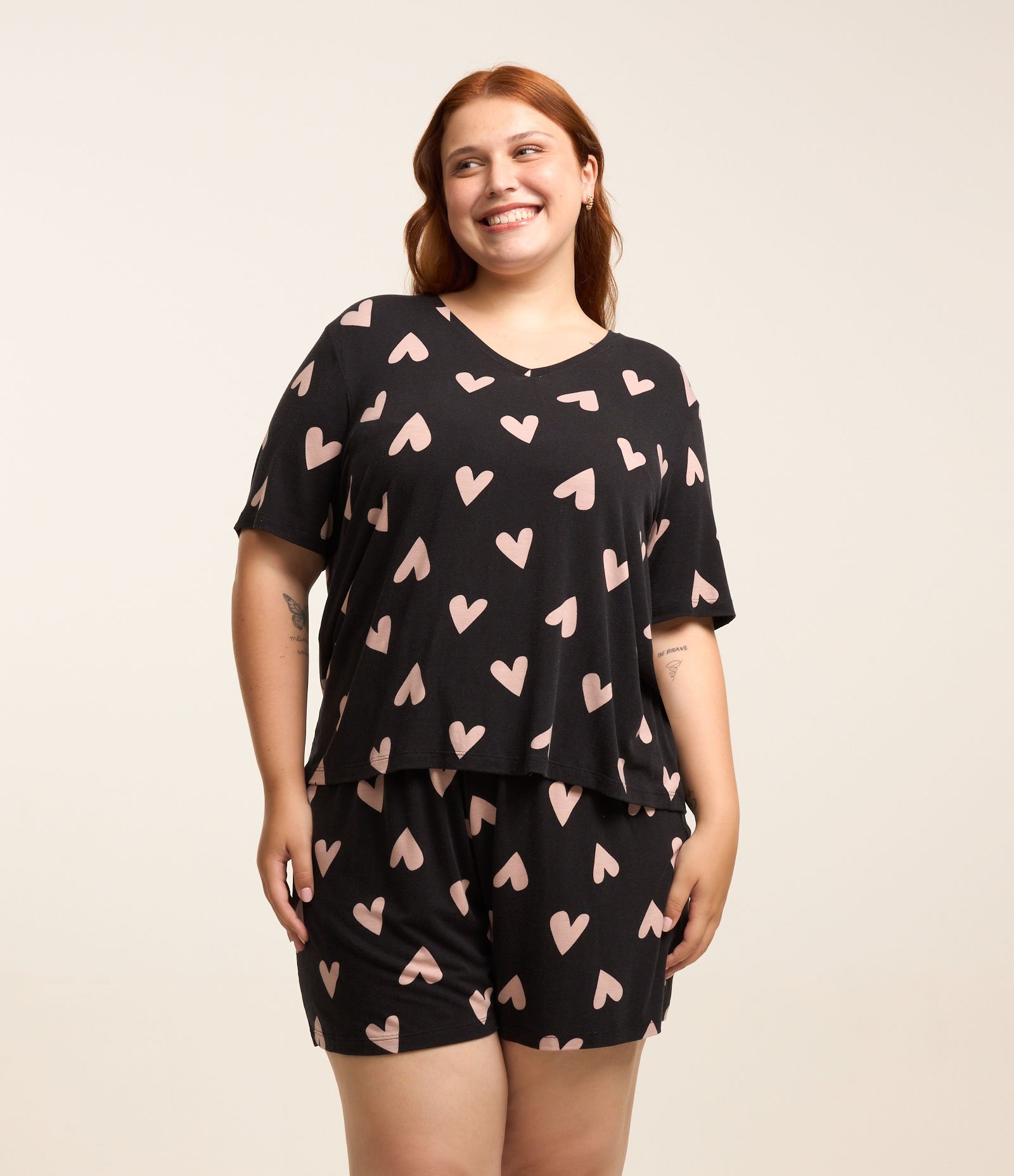 Pijama em Viscose com Estampa de Corações Curve & Plus Size Preto 1