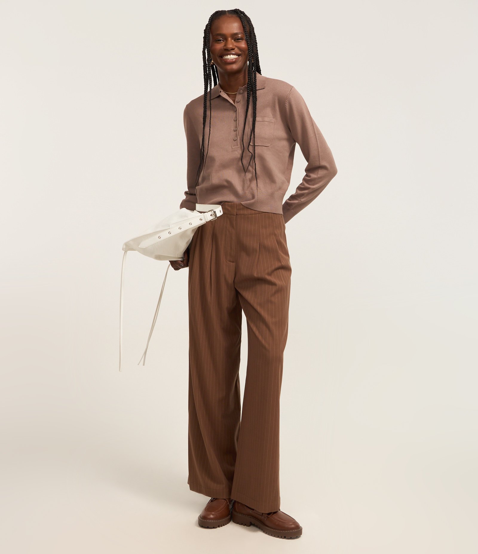 Blusa em Tricô com Abotoamento e Bolsinho Solo Bege 2