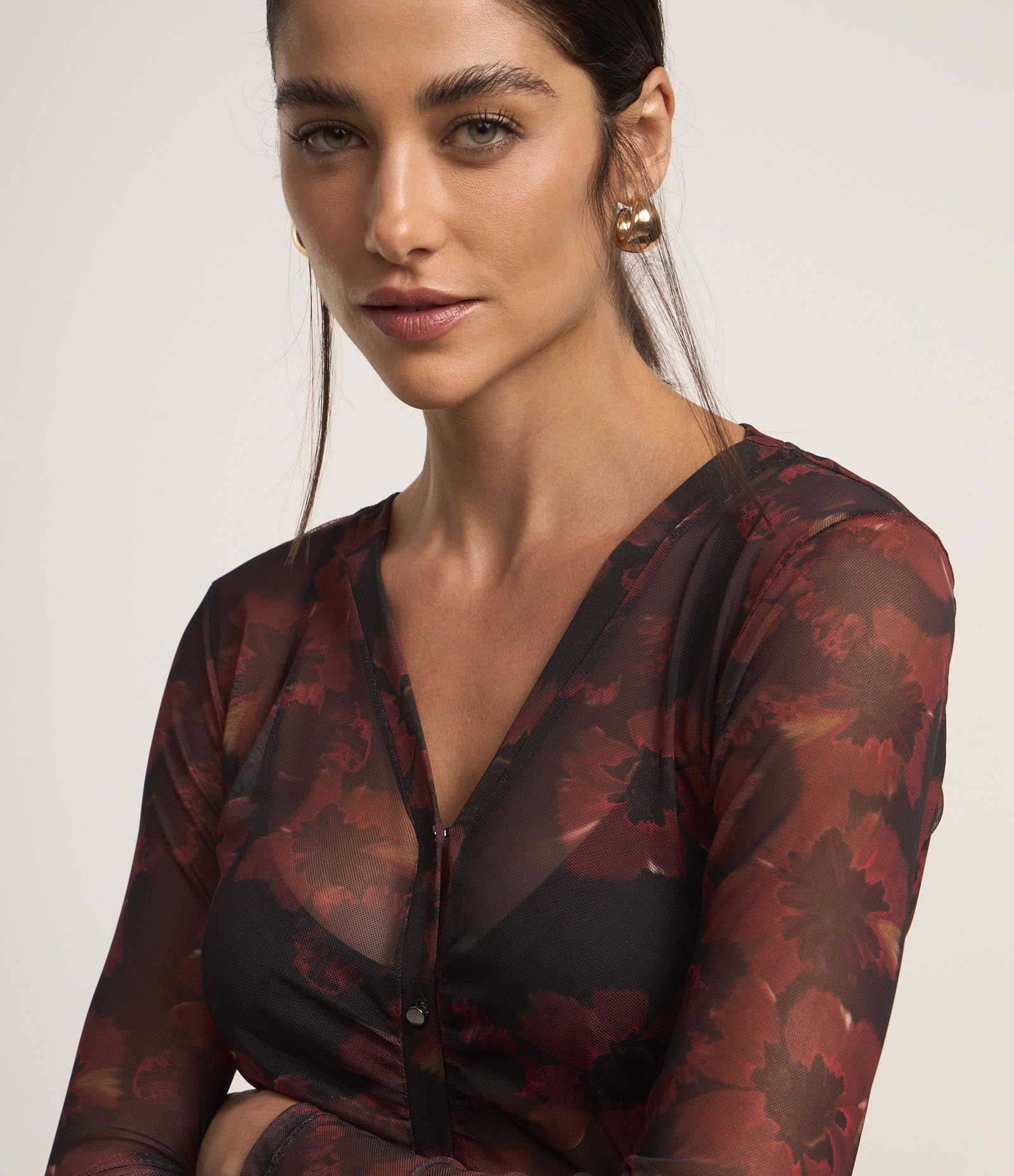 Camisa Manga Longa de Tule com Estampa em Marmorizada Floral Marrom 4