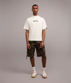 Bermuda Baggy em Sarja com Estampa Camuflada